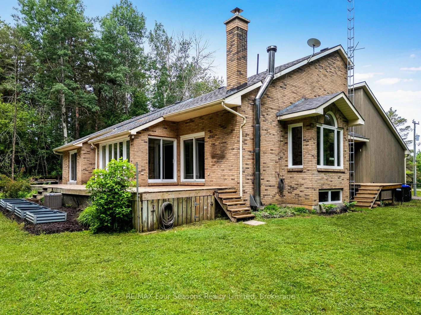 Detached in Clearview