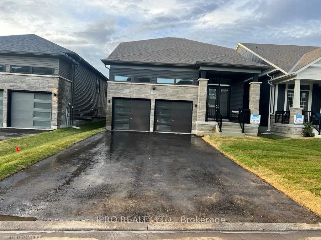 Detached in Wasaga Beach