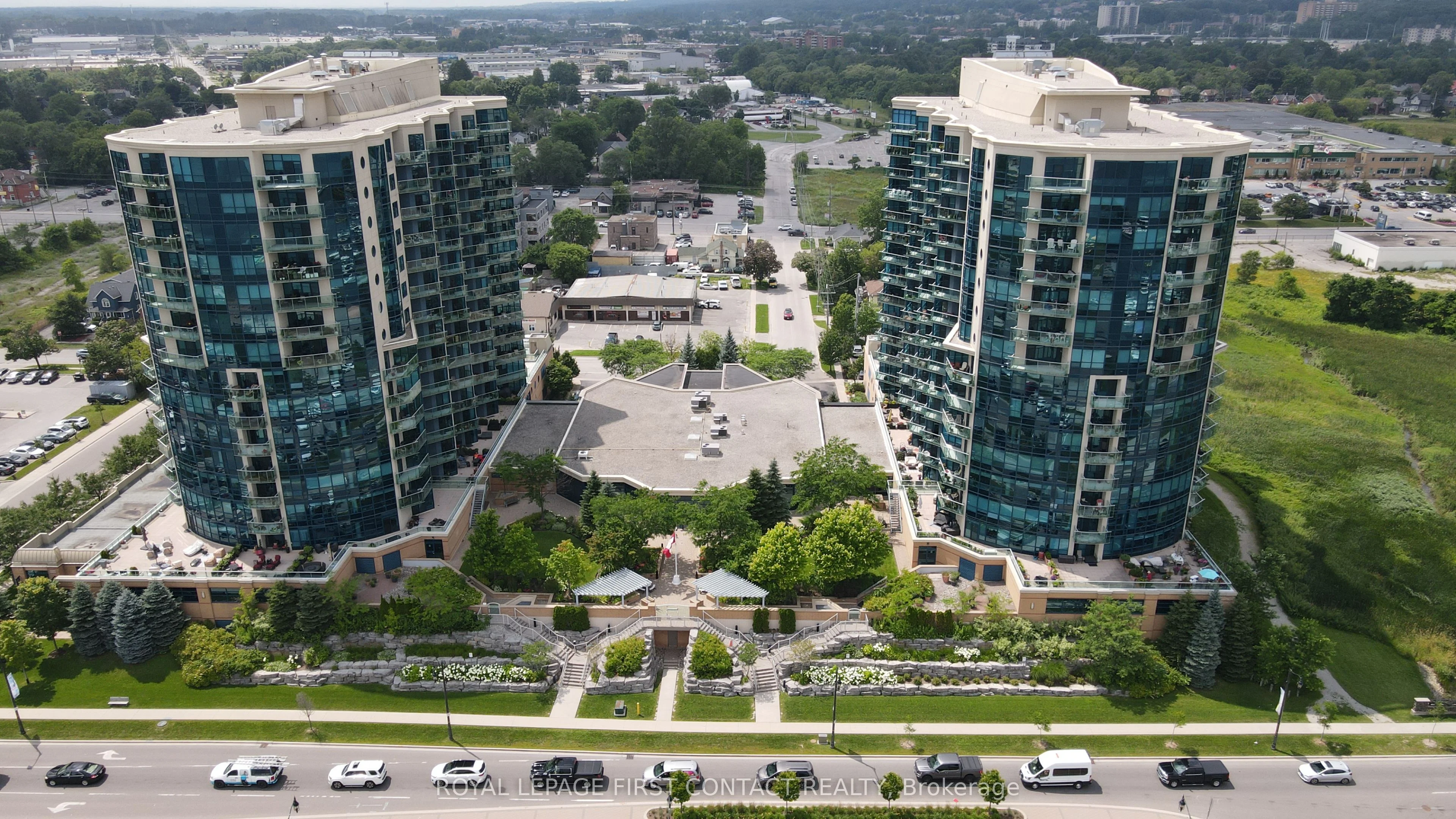 33 Ellen Street 904, Barrie, On L4n 6e9