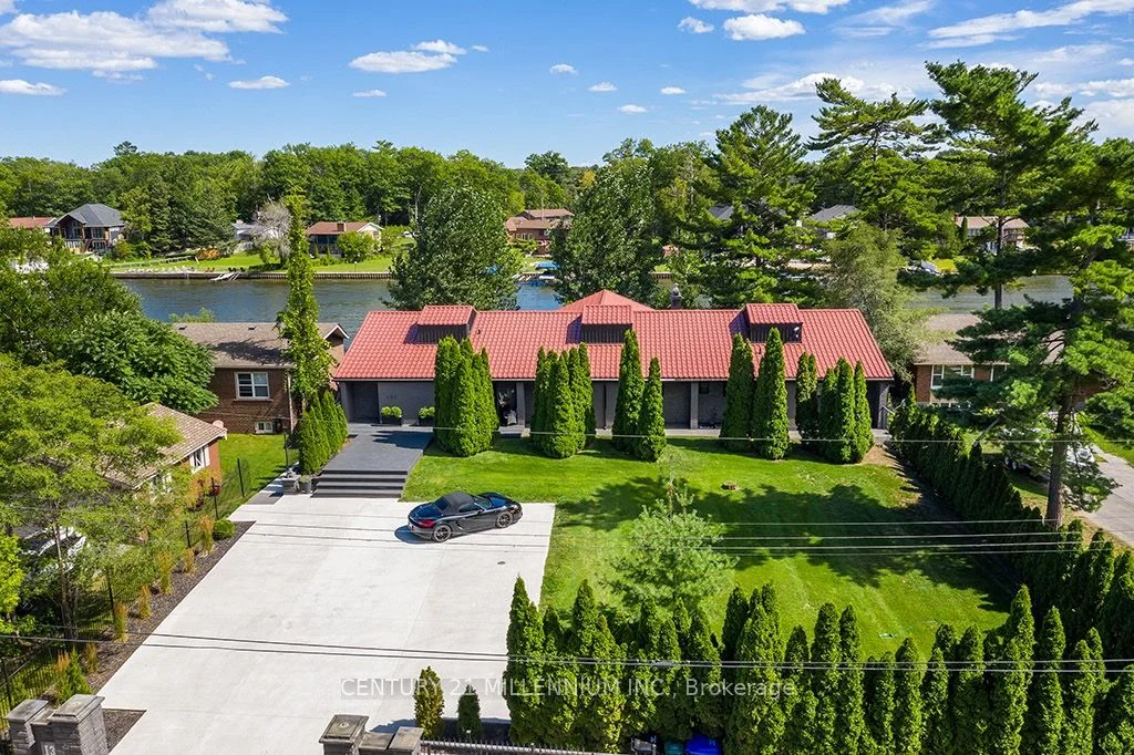 131 Old Mosley Street, Wasaga Beach, On L9z 2j5