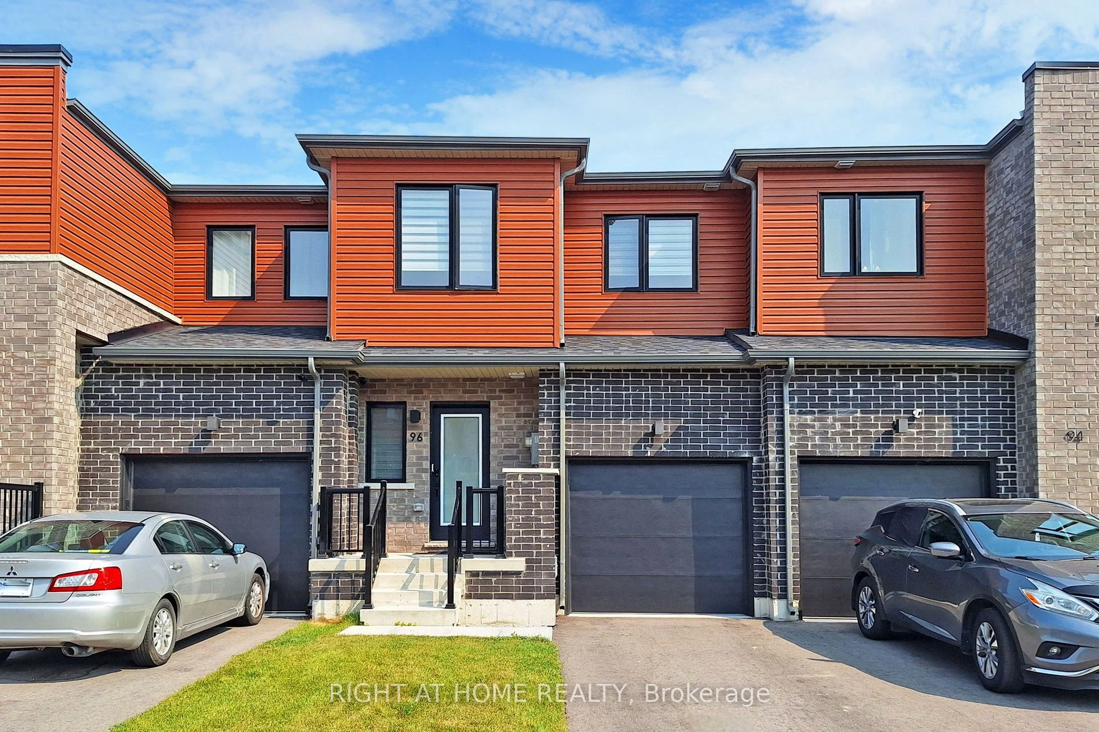 96 Fairlane Avenue, Barrie, On L9j 0m5