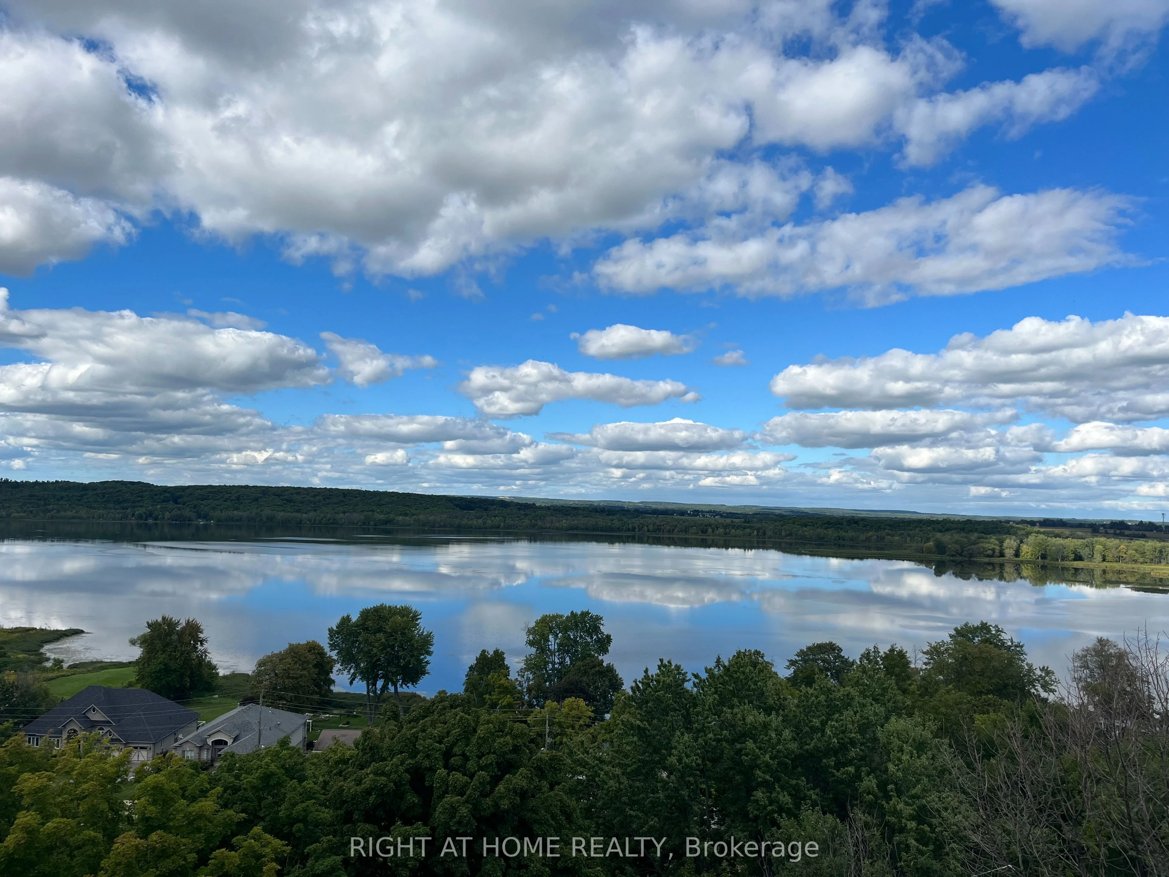 Condo Apartment in Barrie