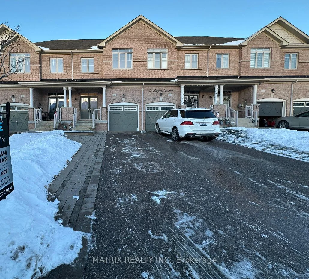 Att/Row/Townhouse in Barrie