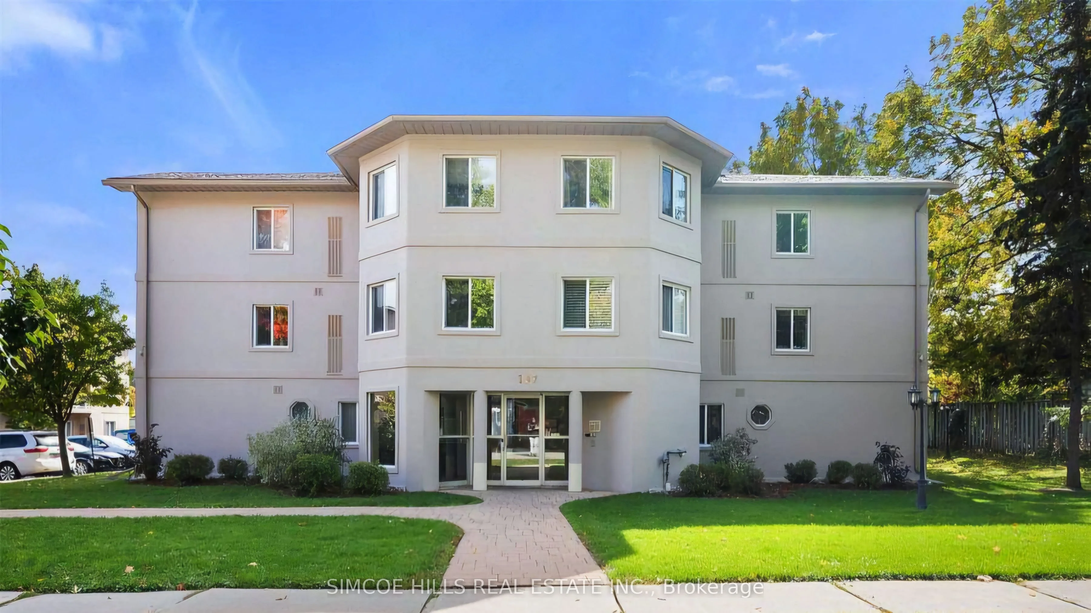 Condo Apartment in Orillia
