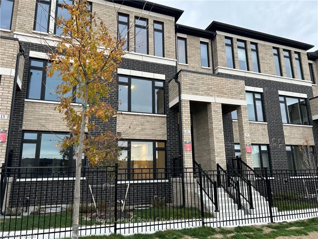 Att/Row/Townhouse in Barrie