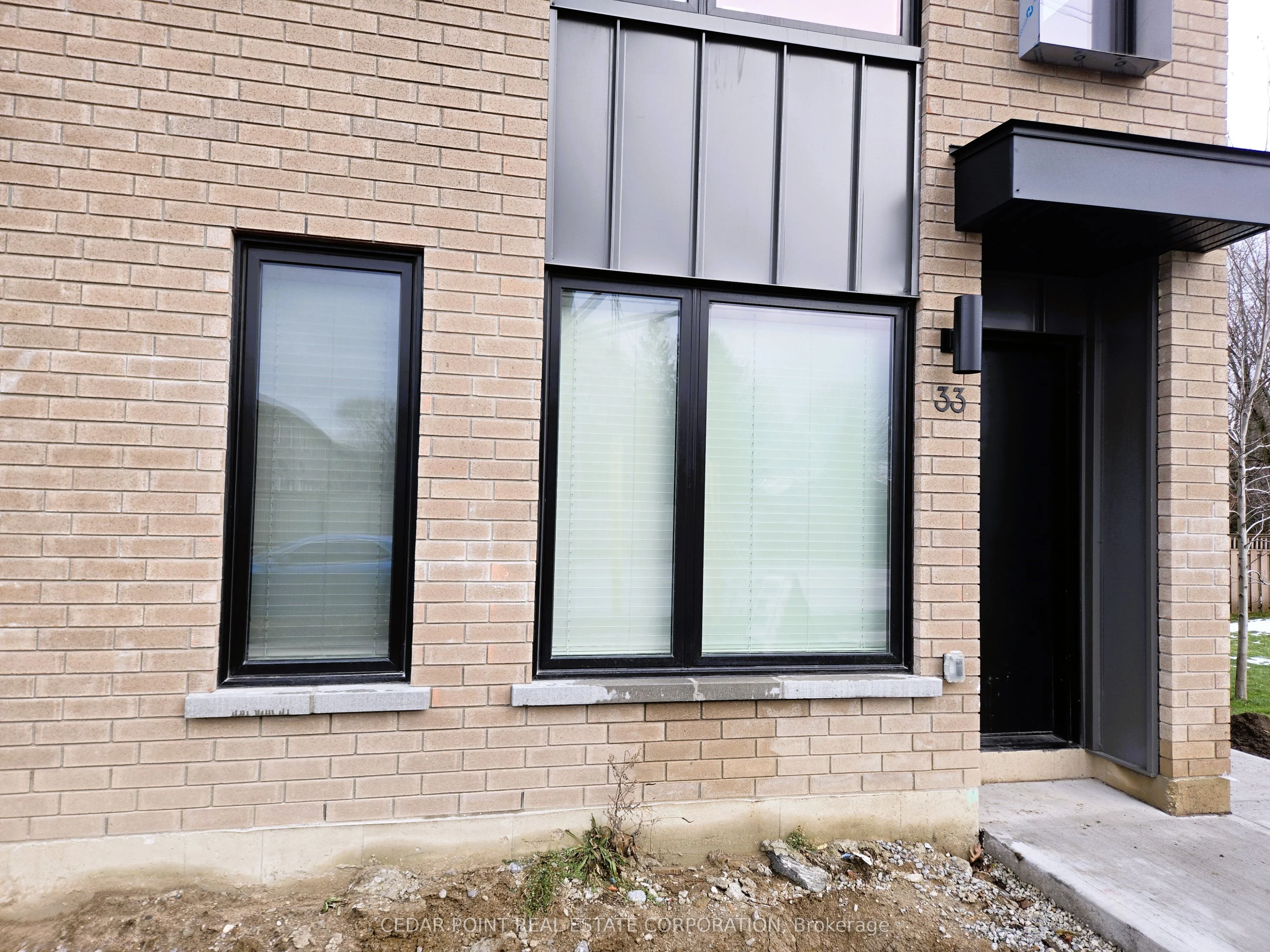 Att/Row/Townhouse in Barrie