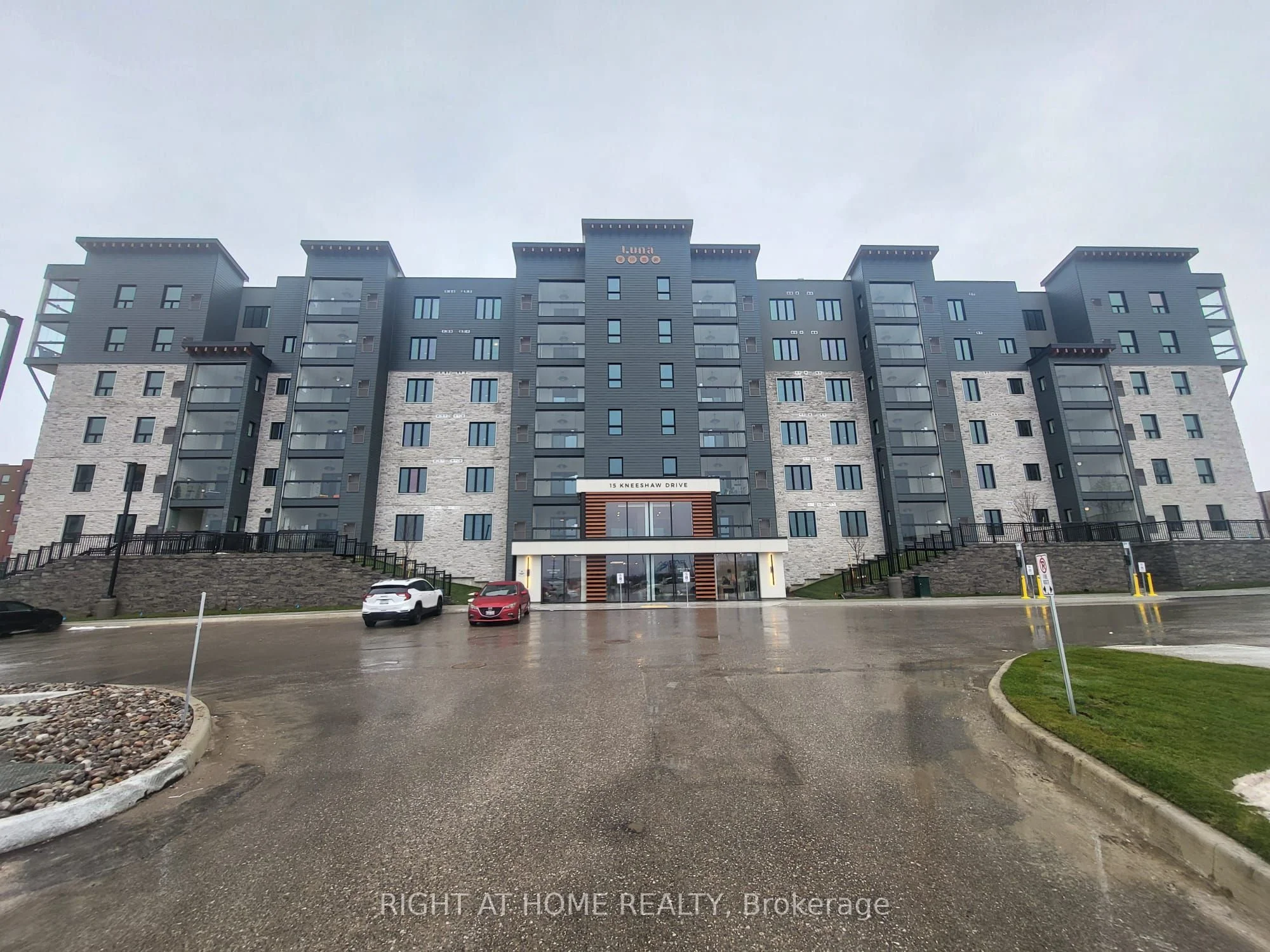 15 Kneeshaw Drive 415, Barrie, On L9j 0x9