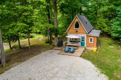 Detached in Clearview