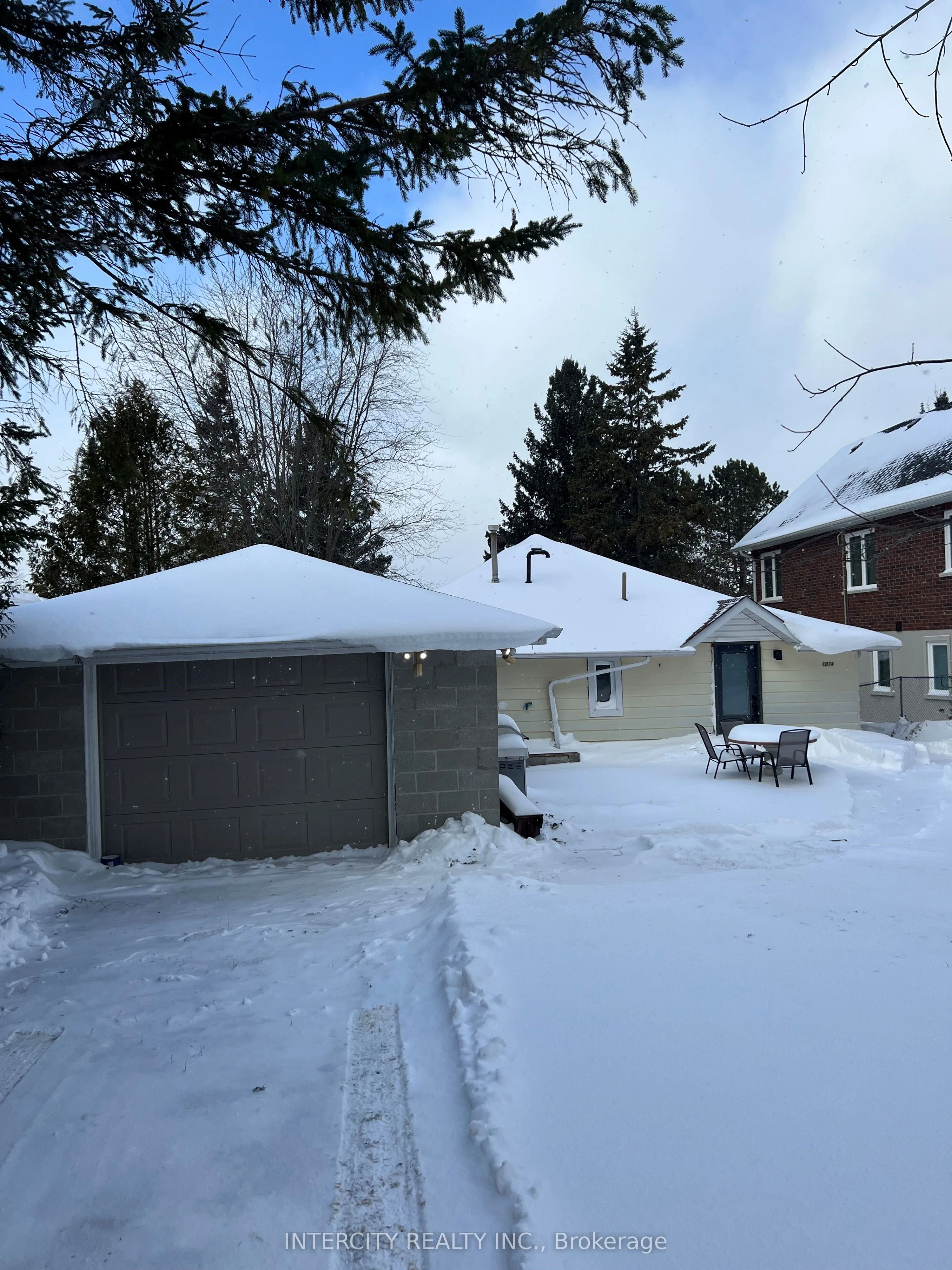 1074 River Road E, Wasaga Beach, On L9z 2r1