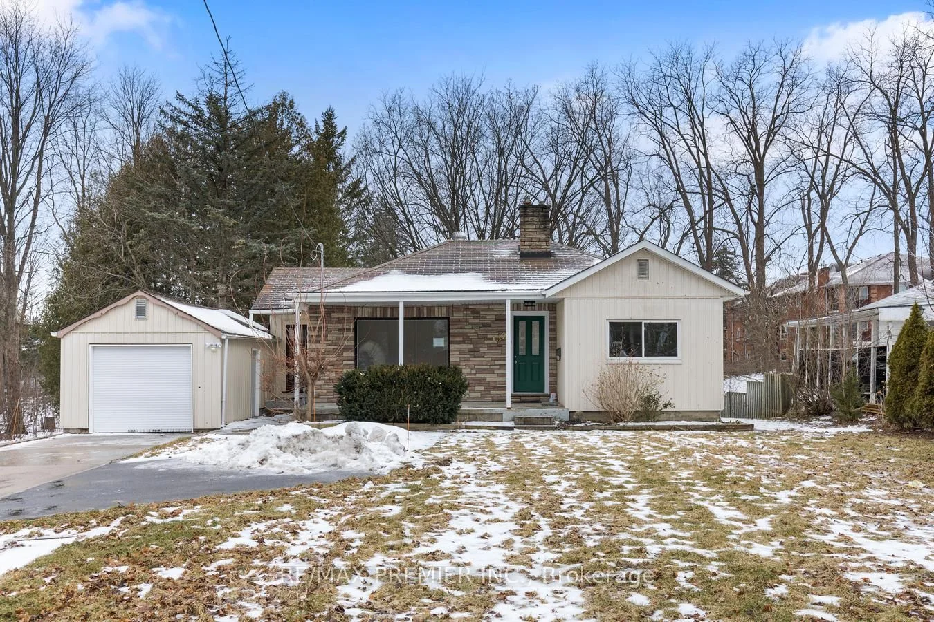 Triplex in Barrie