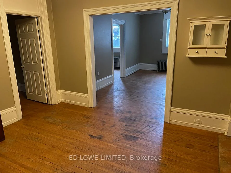 122 Dunlop Street E 2, Barrie, ON L4M 1A4
