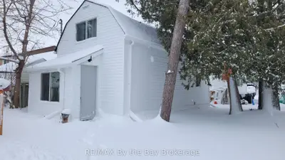 19 Glen Street, Wasaga Beach, On L9z 2k5