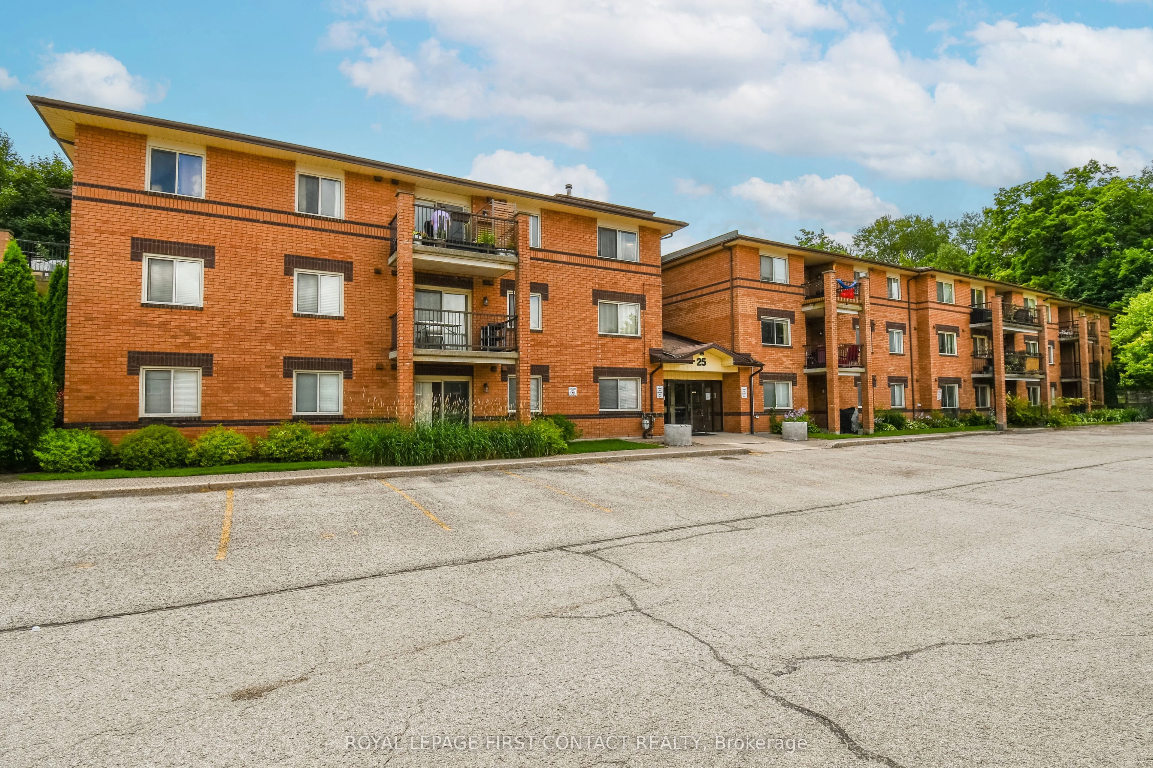 Condo Apartment in Barrie
