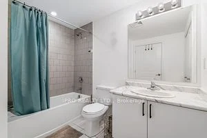 20 KODA Street 101, Barrie, ON L9J 0J7