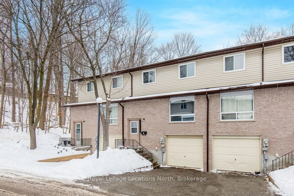 Condo Townhouse in Orillia