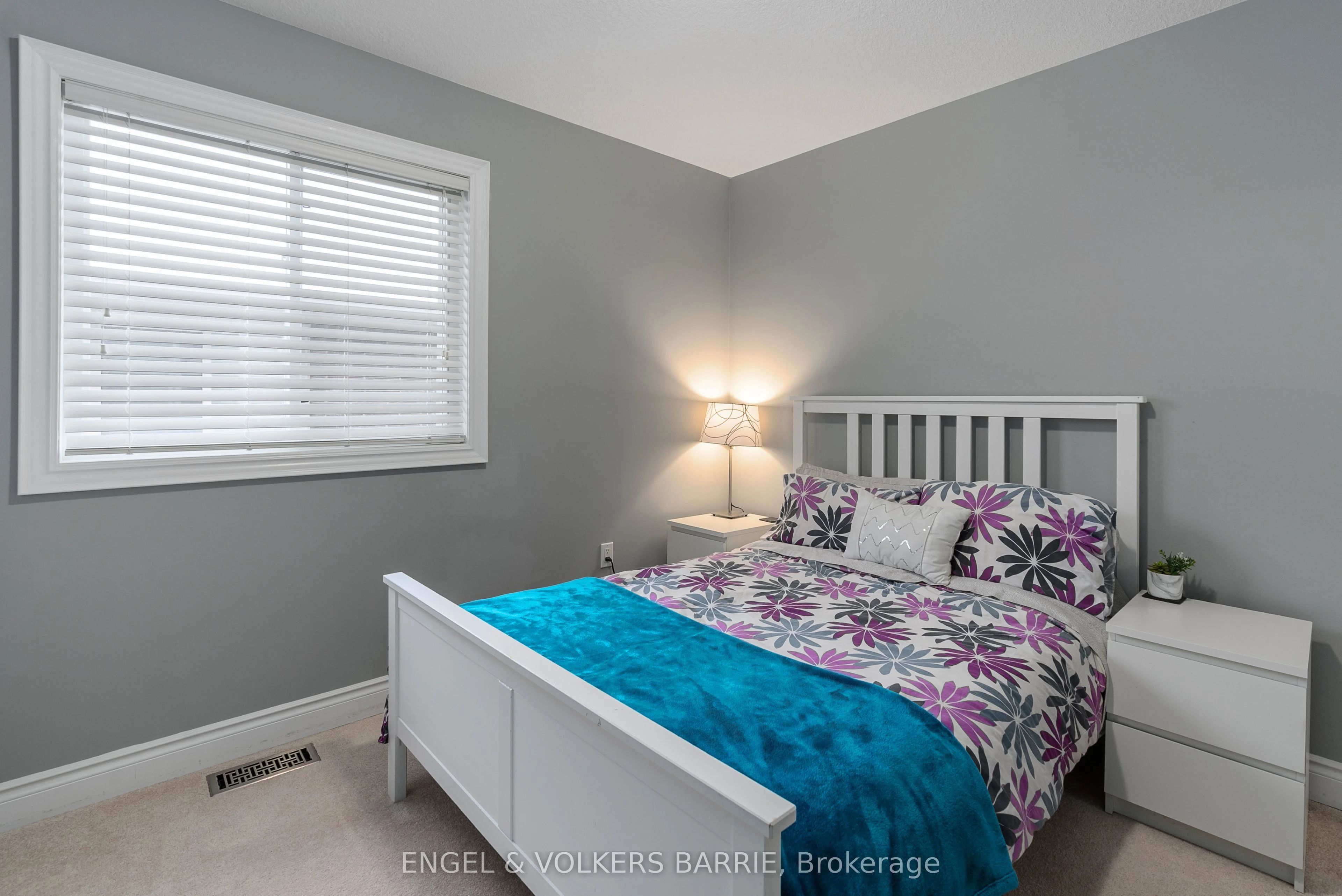 135 Jewel House Lane, Barrie, ON L4N 0T3