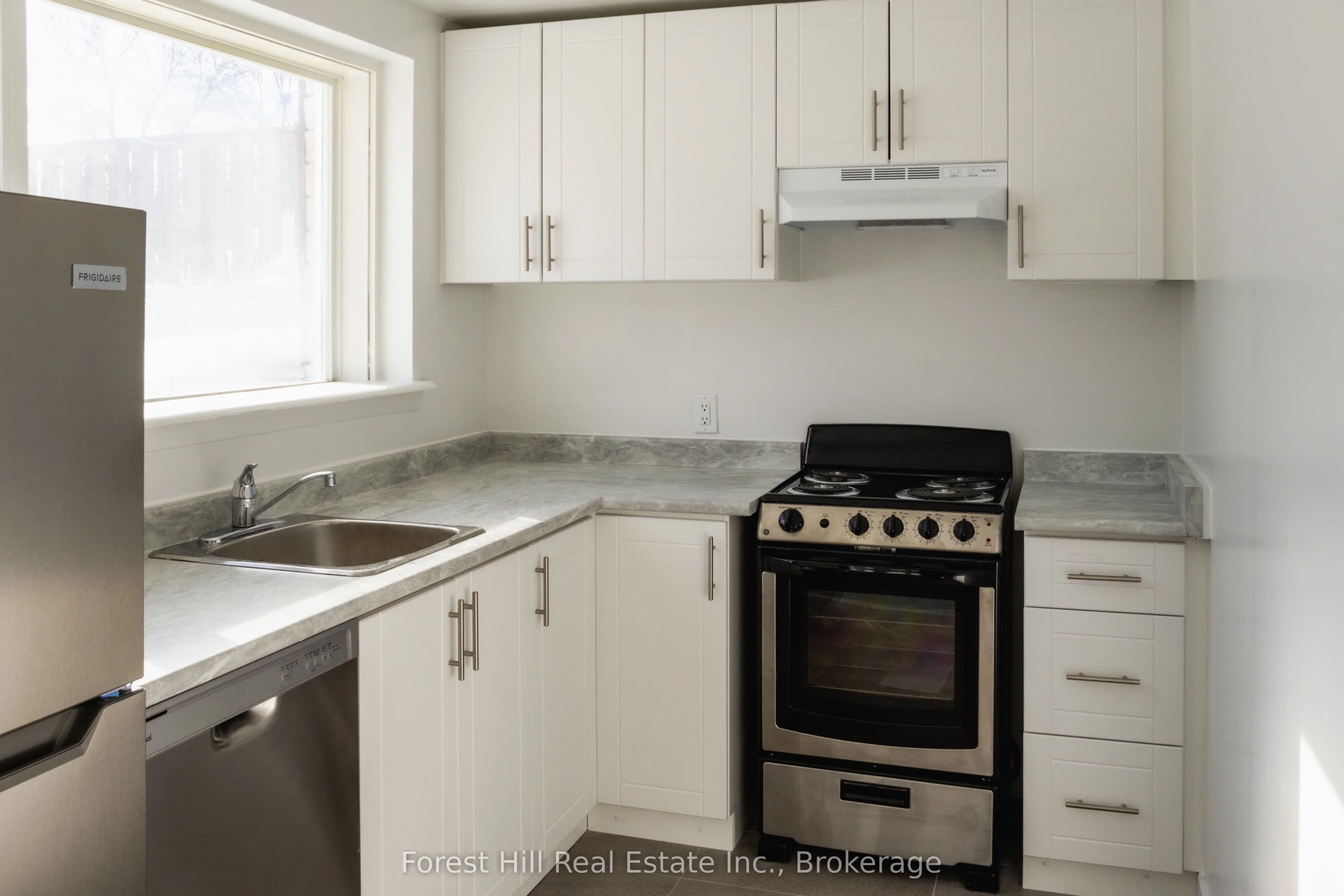 176 Eighth Street 104, Collingwood, On L9y 2c8
