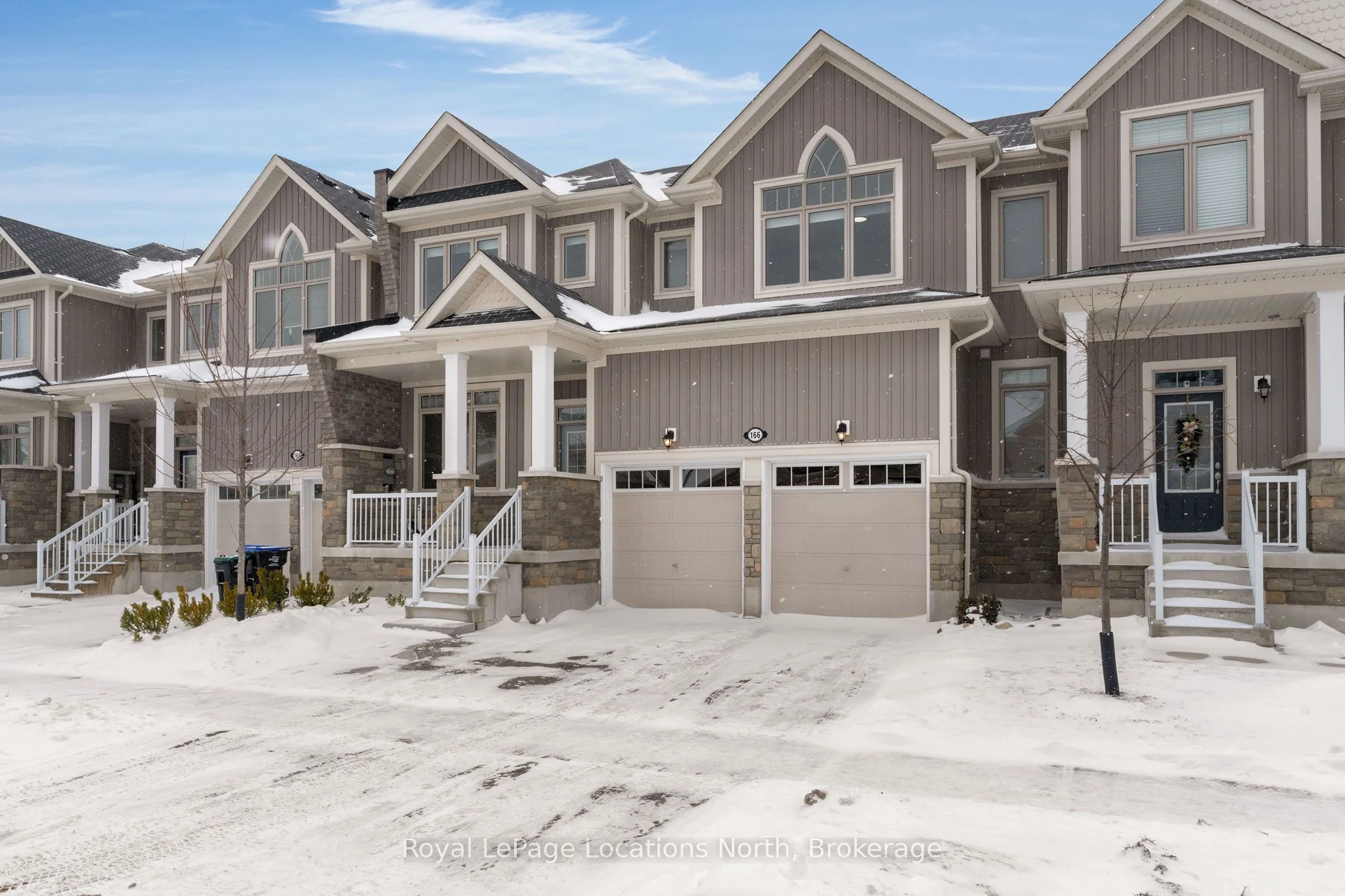 Att/Row/Townhouse in Wasaga Beach