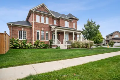 Detached in Wasaga Beach