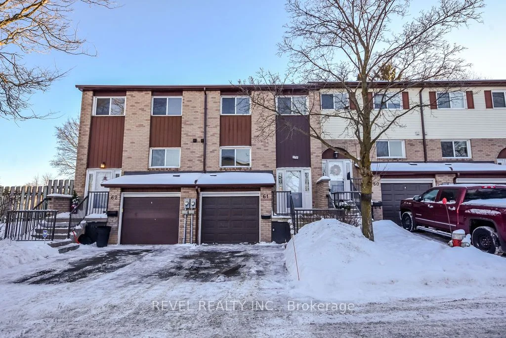 Condo Townhouse in Barrie