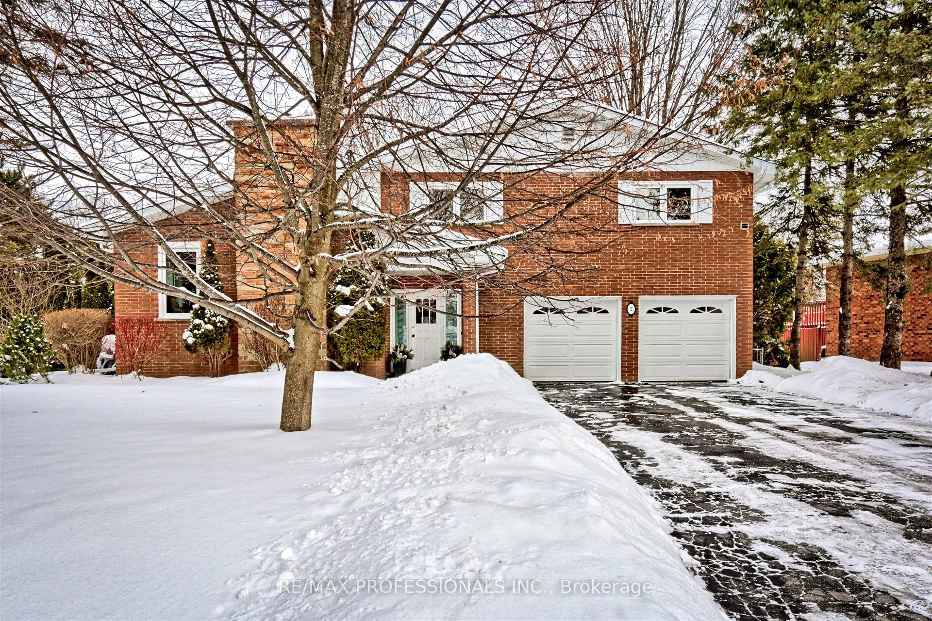 Detached in Springwater