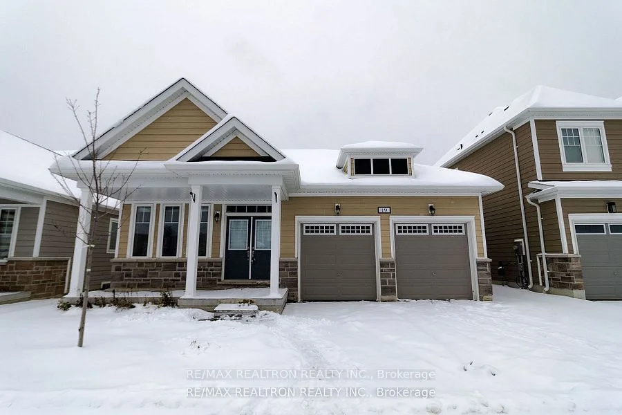 Detached in Wasaga Beach