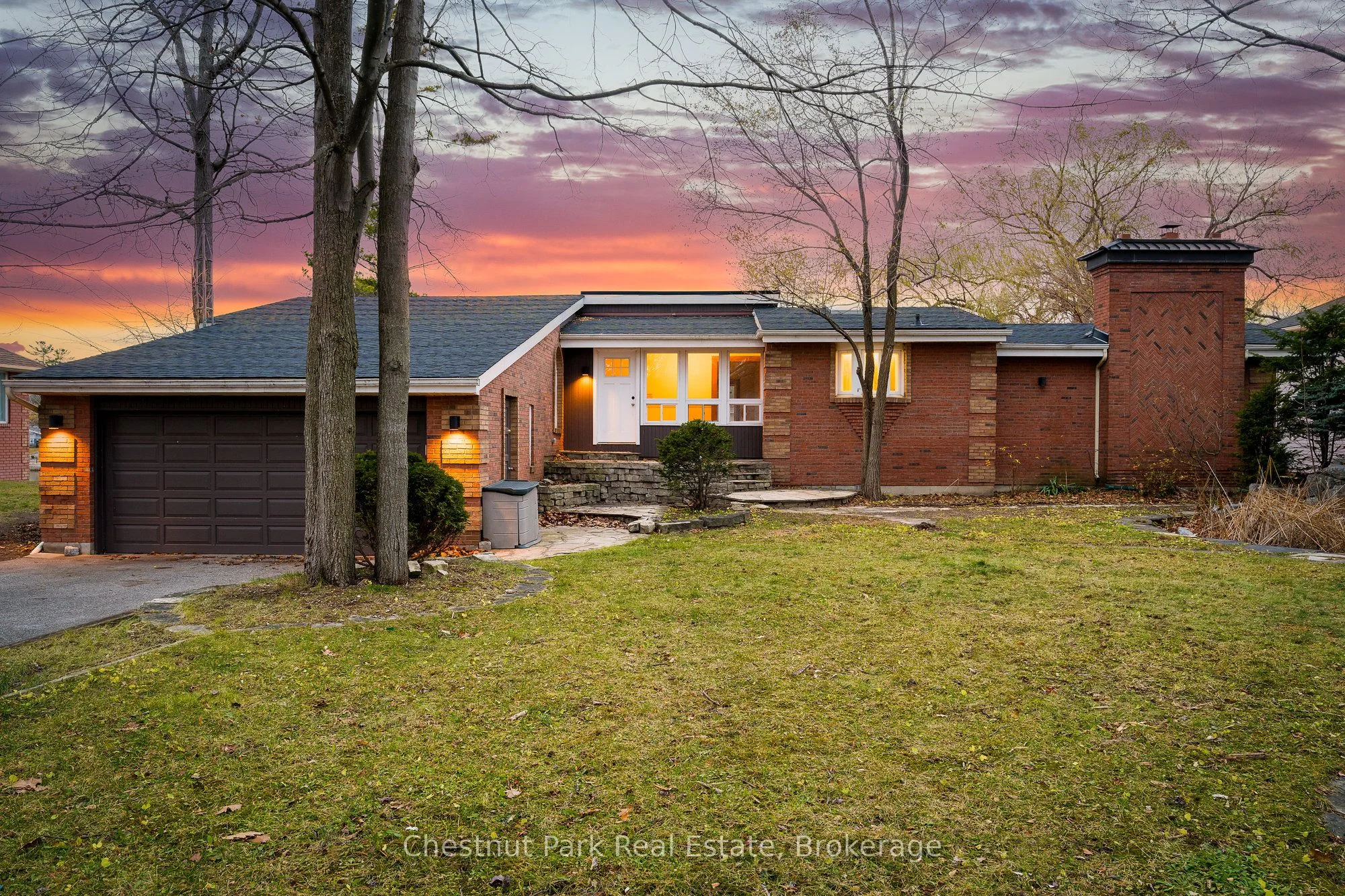 Detached in Wasaga Beach