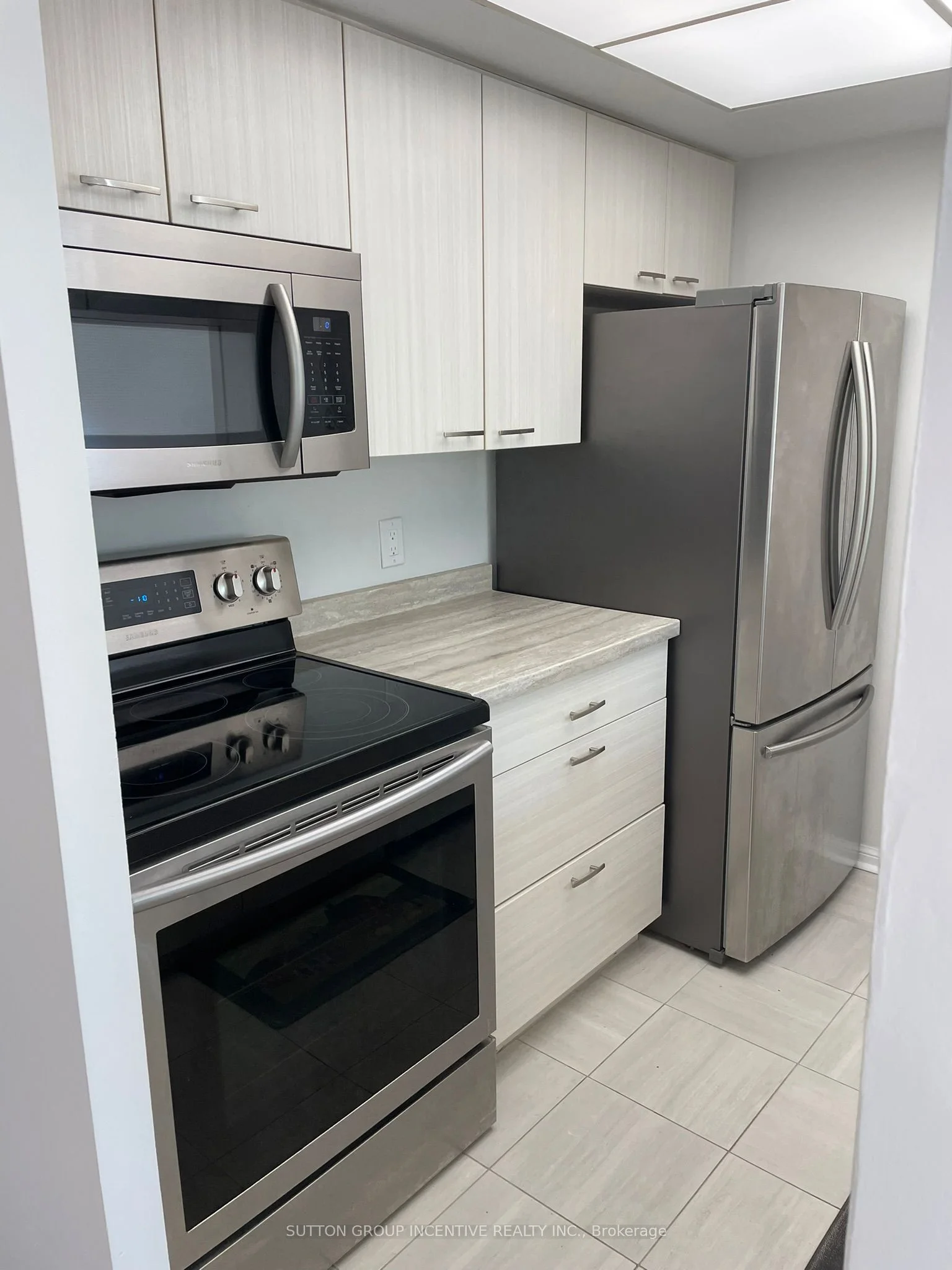 75 Ellen Street 102, Barrie, ON L4N 7RG