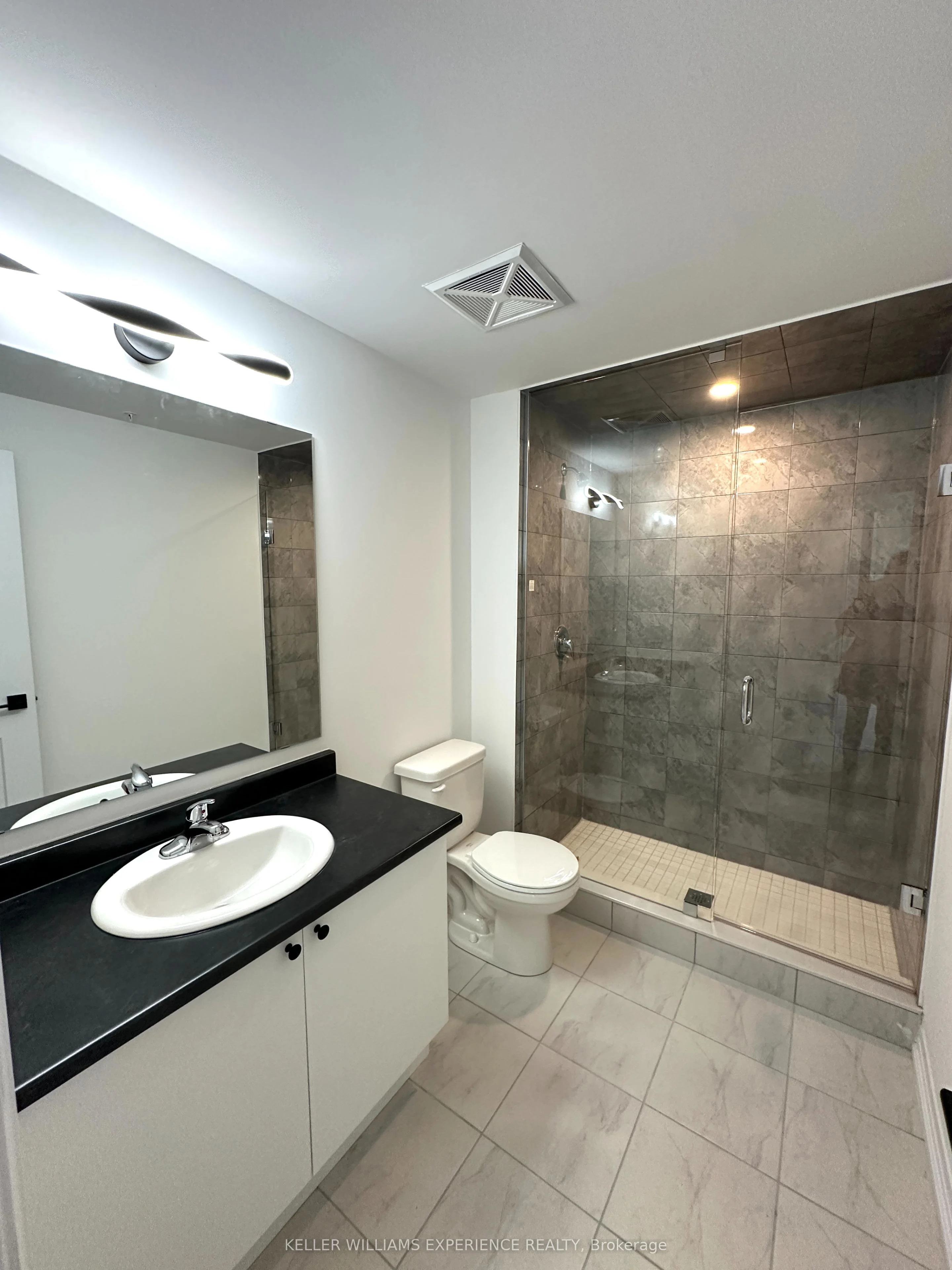 15 KNEESHAW Drive #506, Barrie, ON L9J 0J8