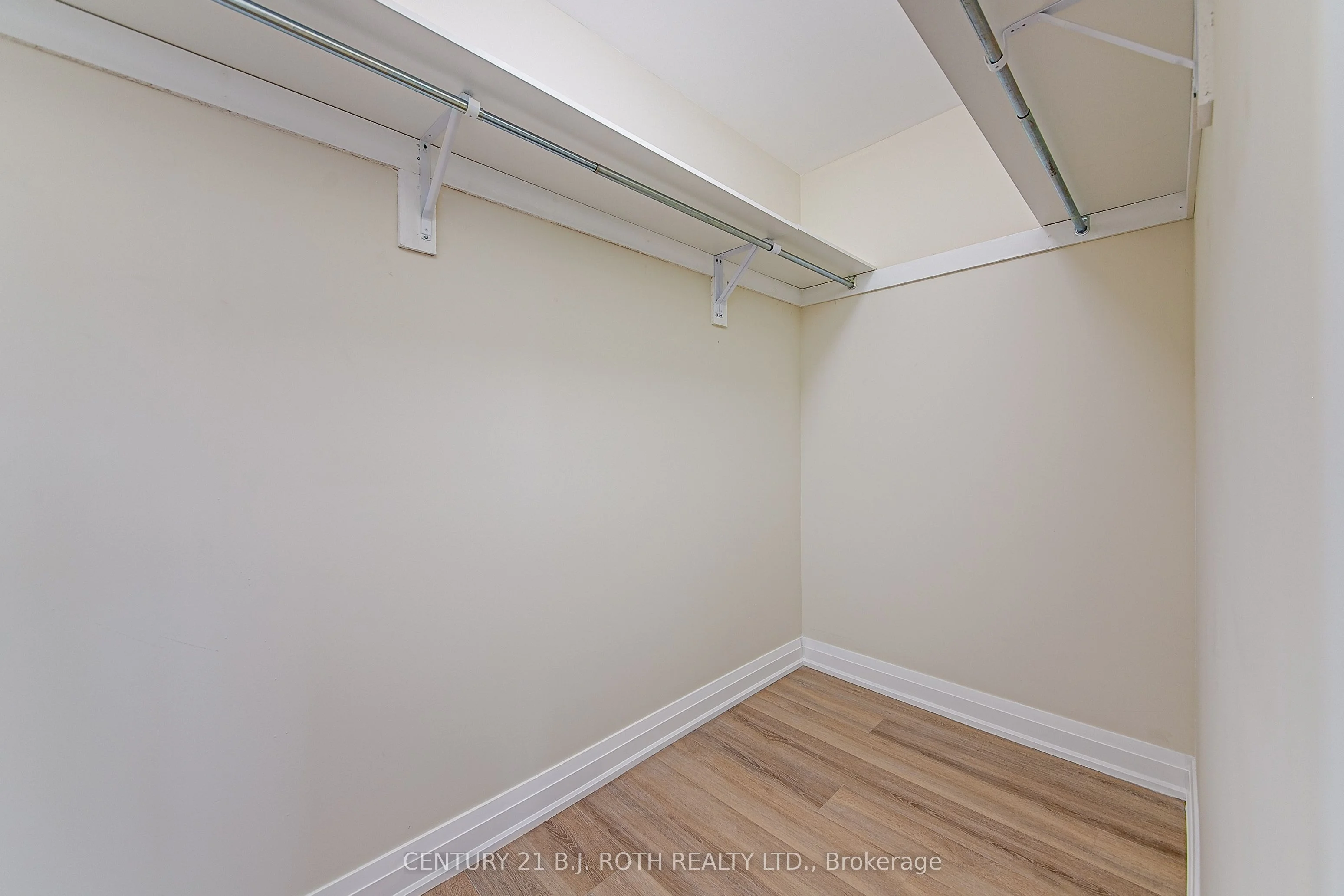 82 Peel Street 4, Barrie, ON L4M 3K7