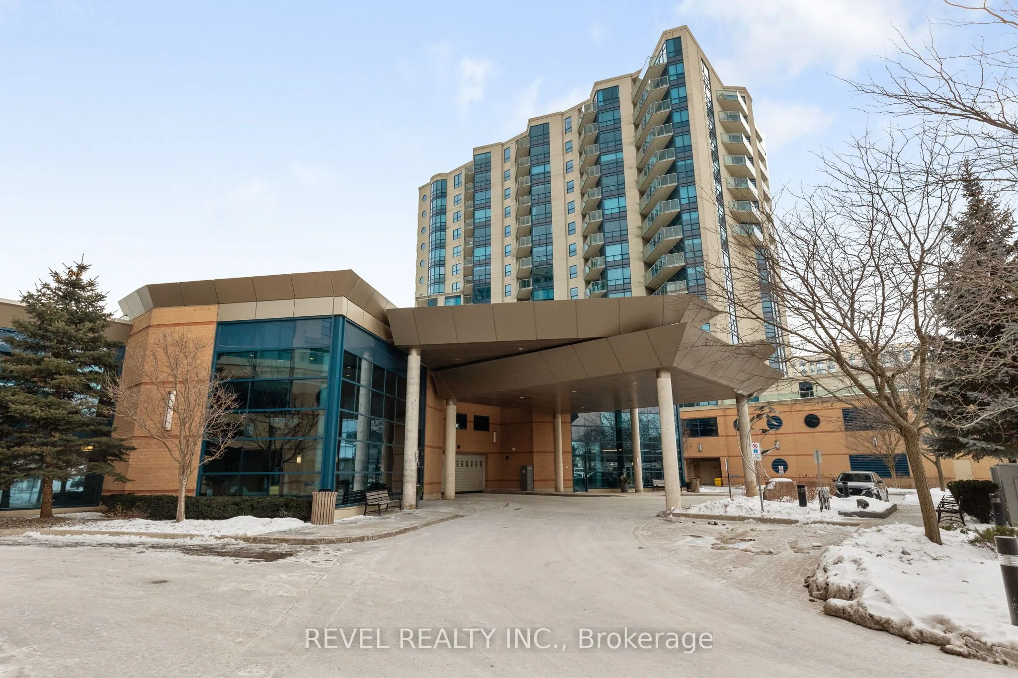 Common Element Condo in Barrie