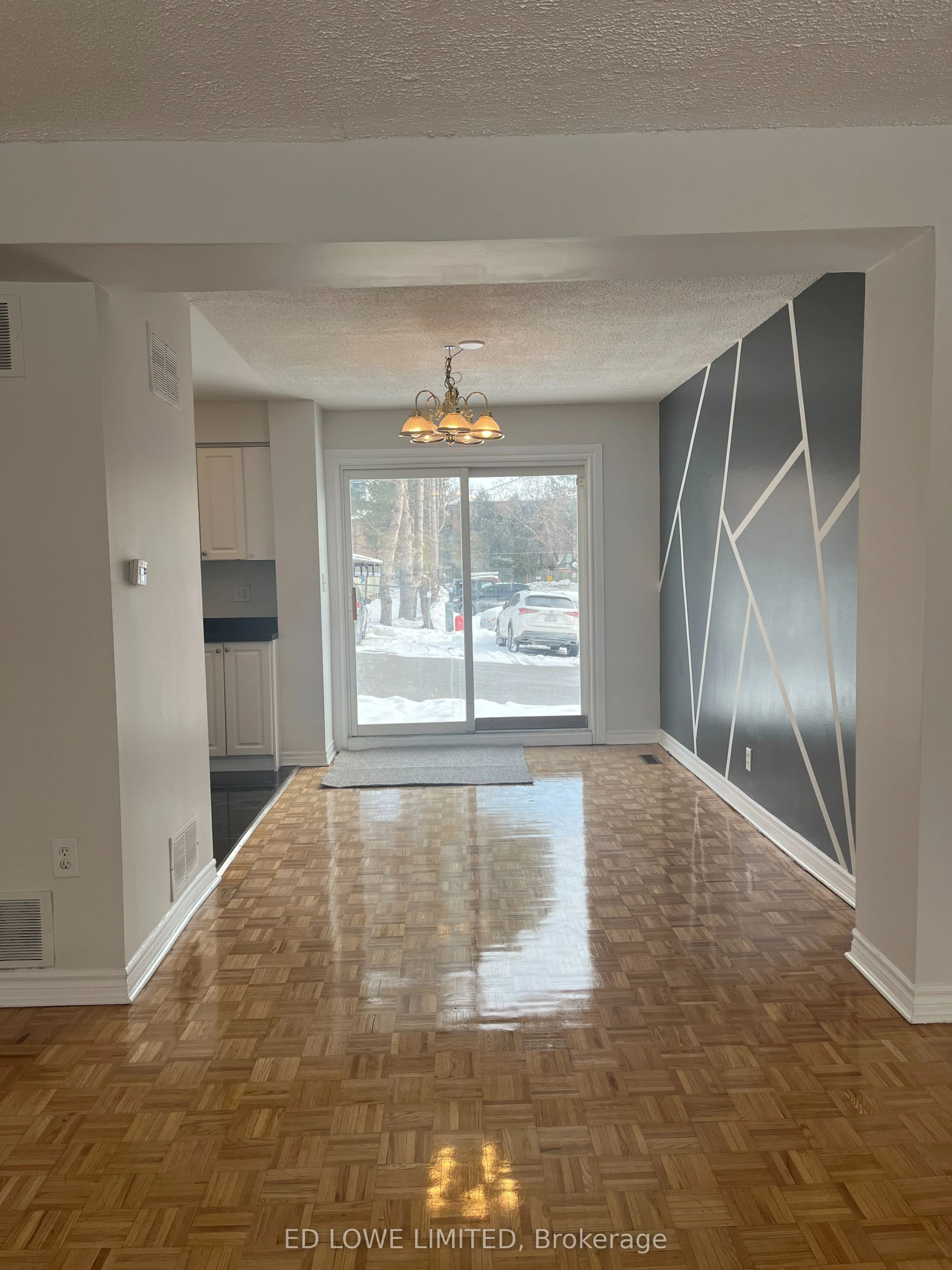 275 Blake Street 7, Barrie, On L4m 1k7