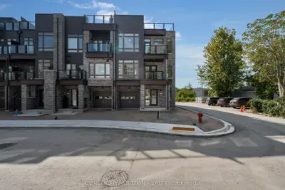 Condo Townhouse in Orillia