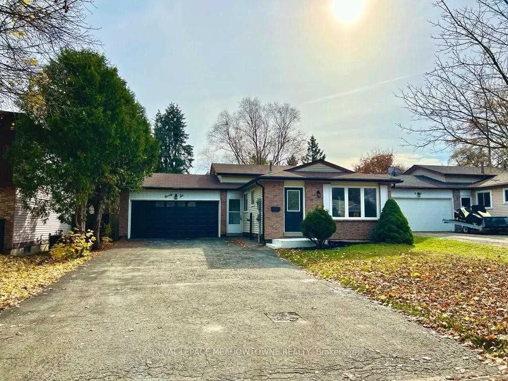Detached in Barrie