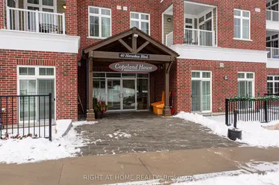 Condo Apartment in Oro-Medonte