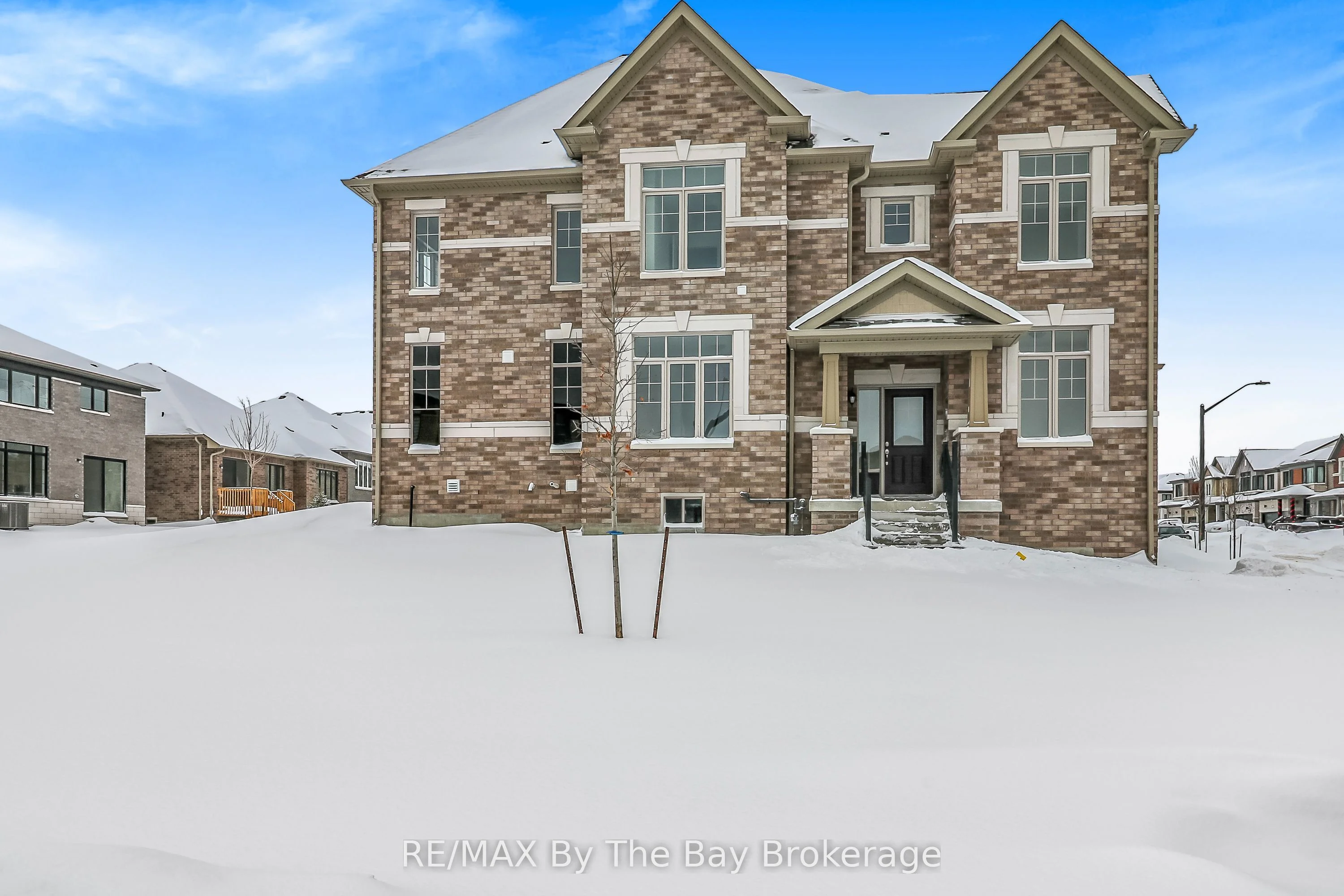 Att/Row/Townhouse in Wasaga Beach