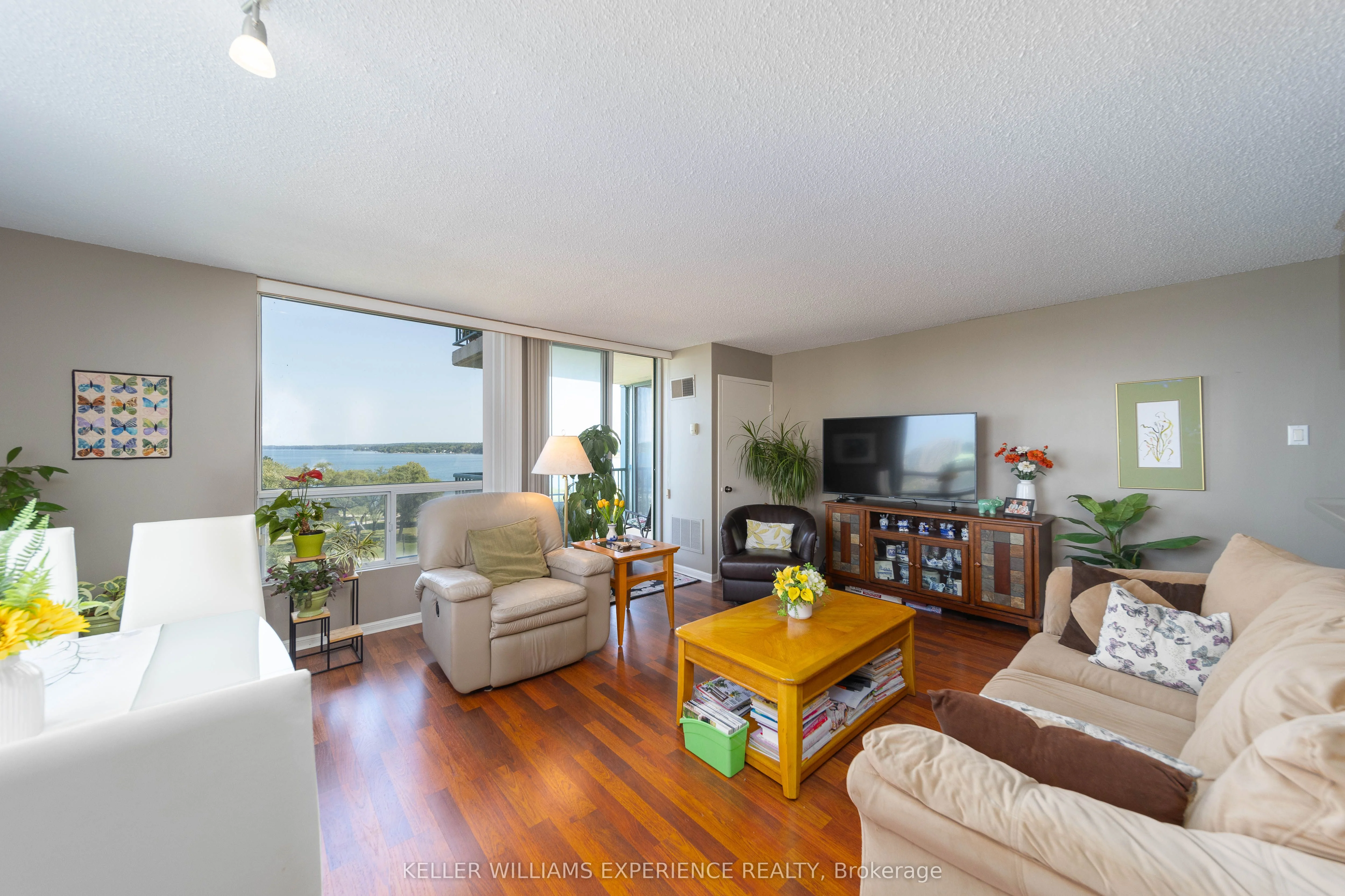 75 Ellen Street 709, Barrie, ON L4N 7R6