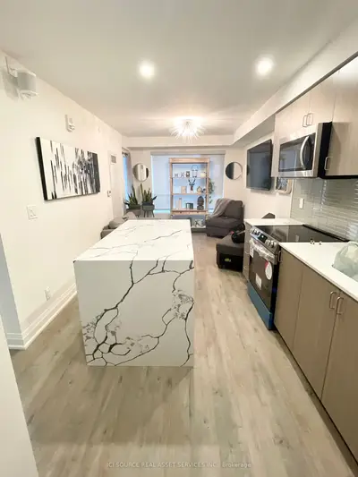 Condo Apartment in Barrie