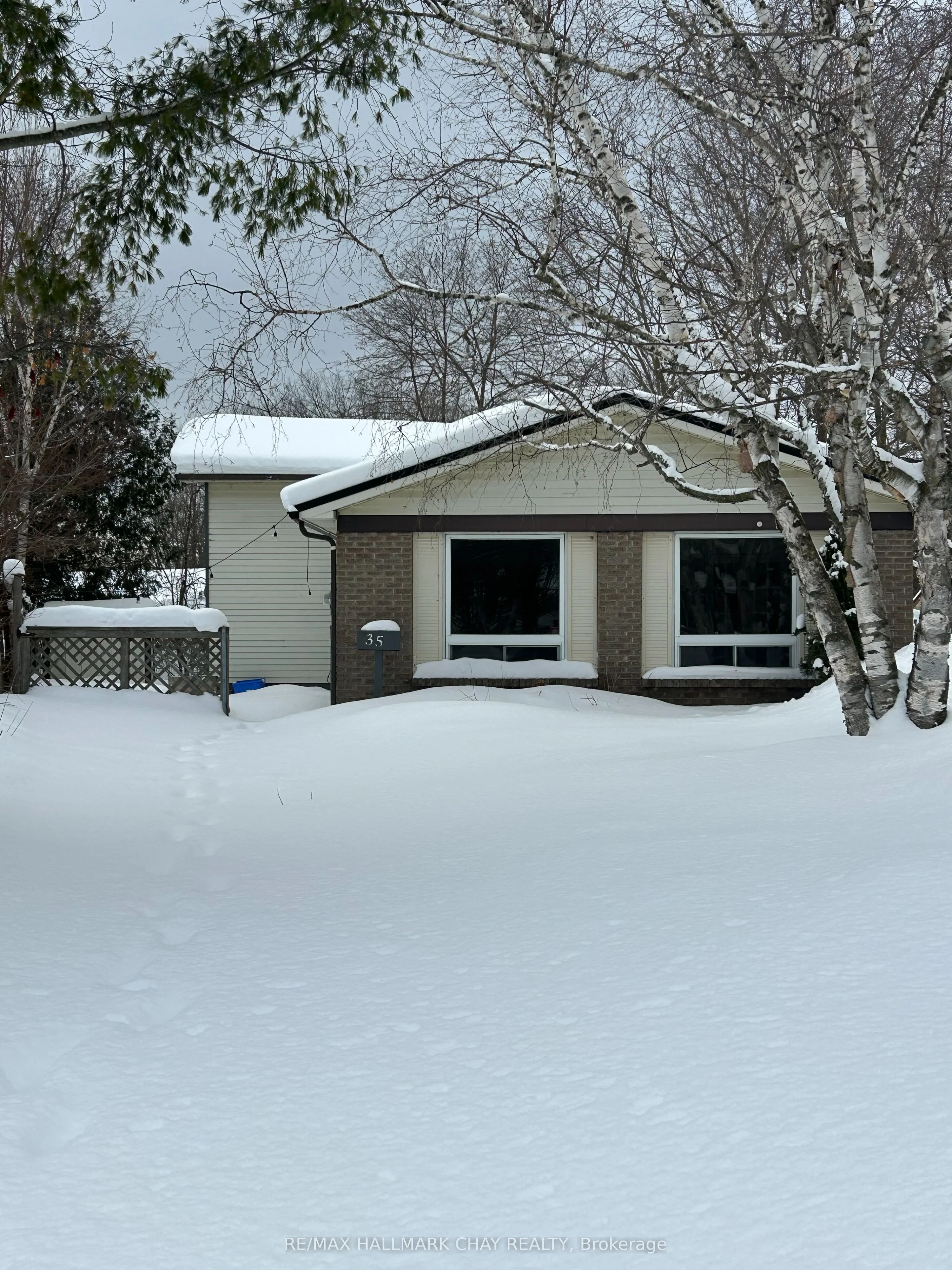 35 Kipling Place, Barrie, On L4n 4w9