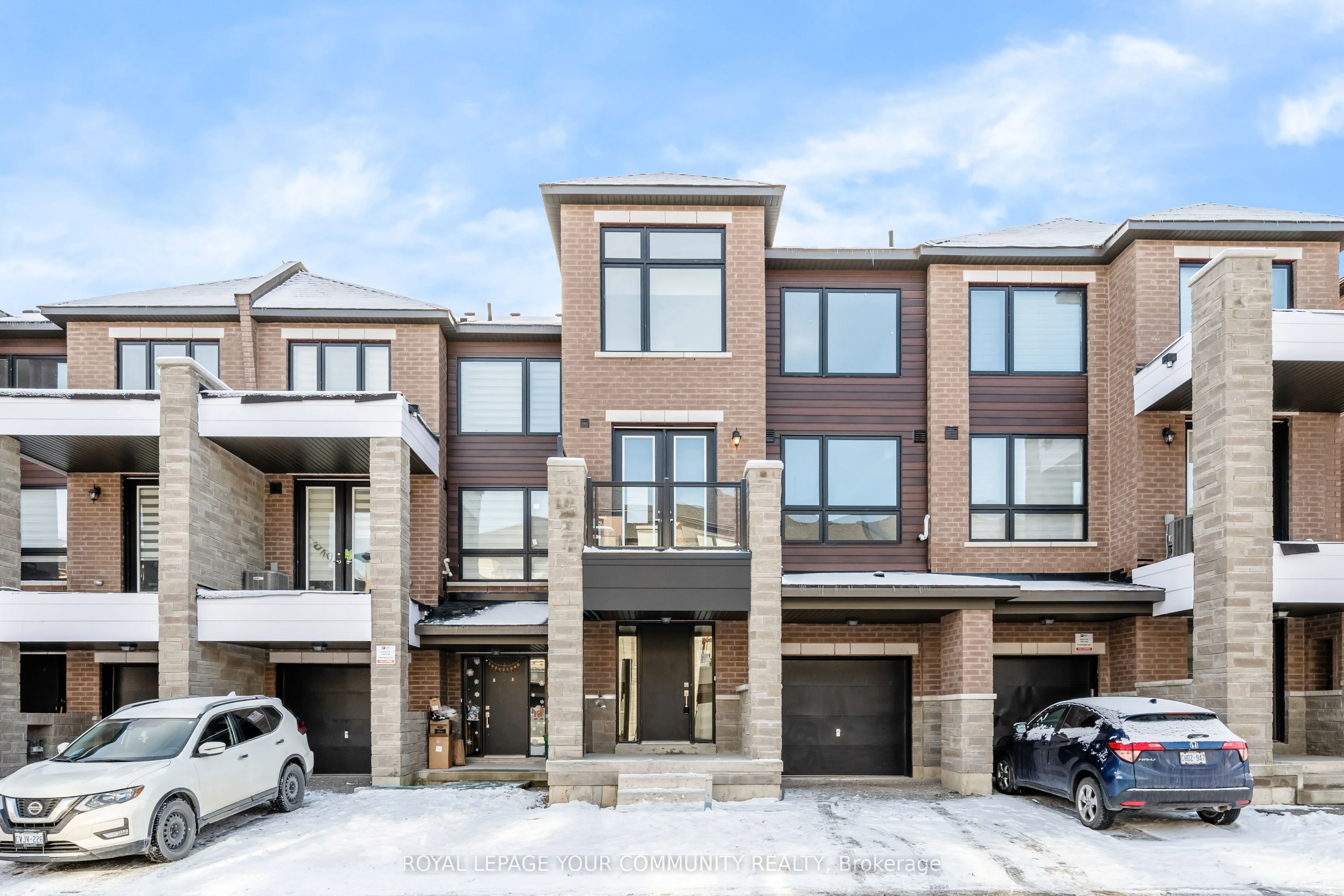 Att/Row/Townhouse in Barrie