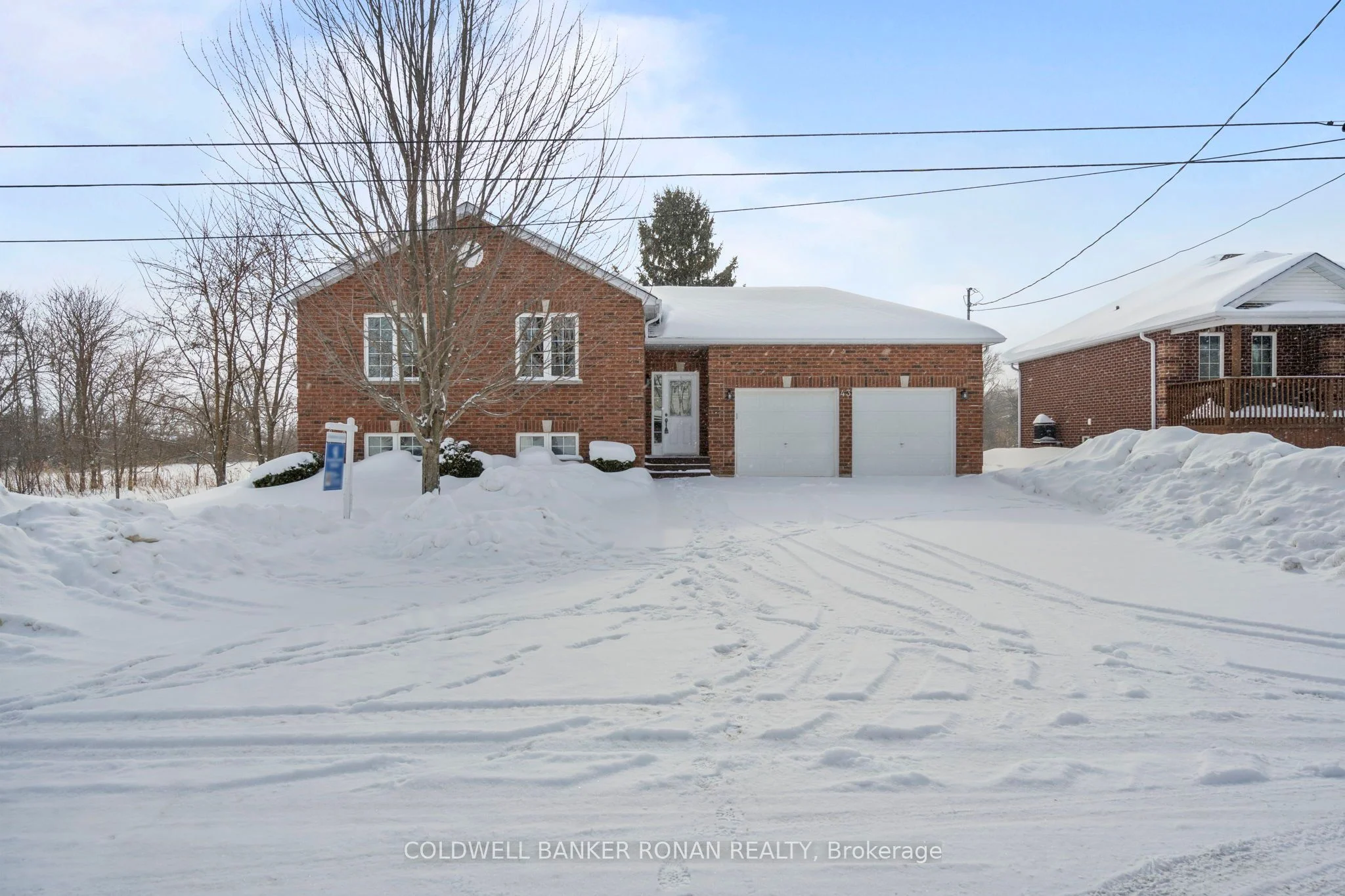 Detached in Clearview