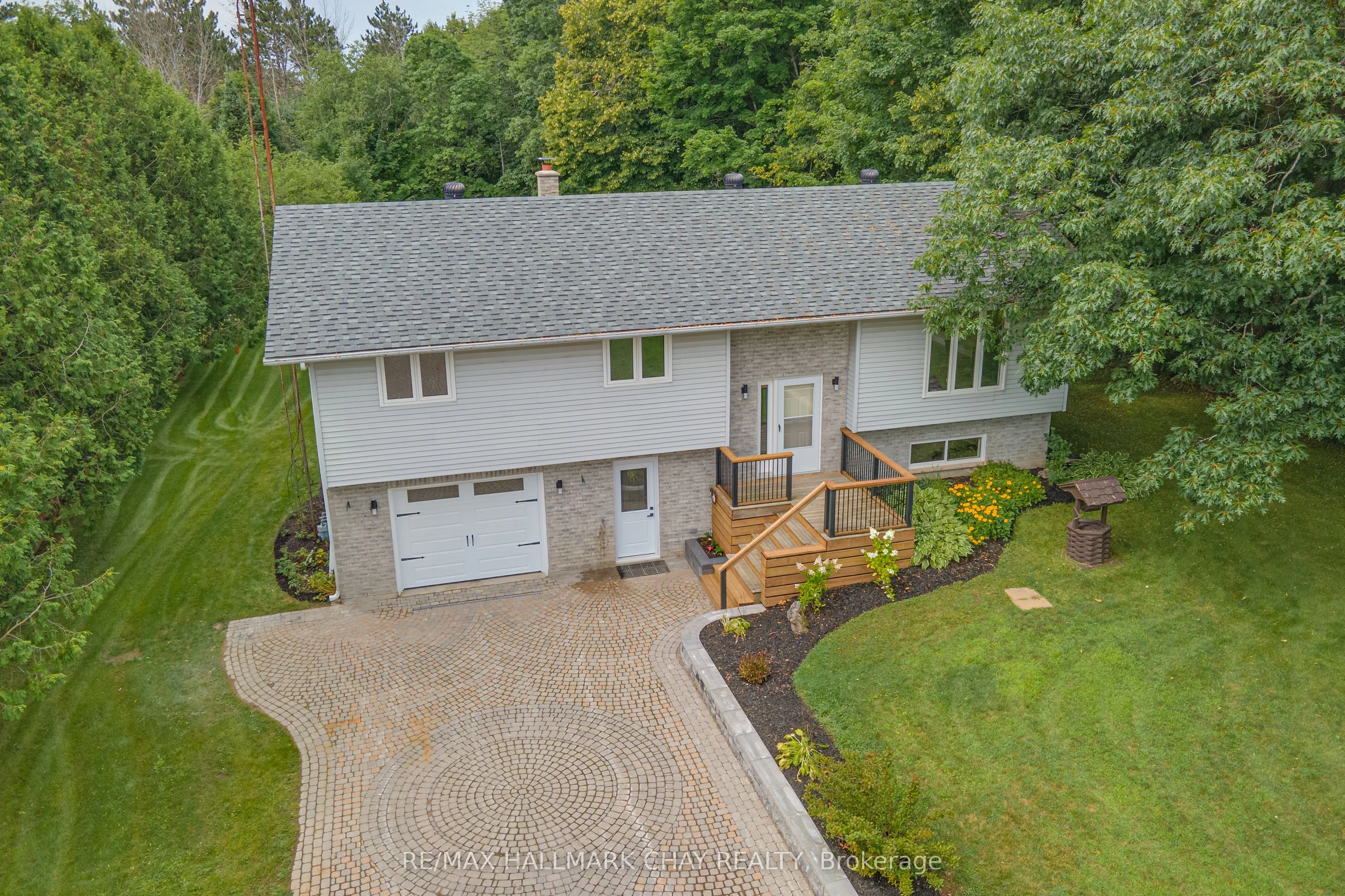 Detached in Springwater