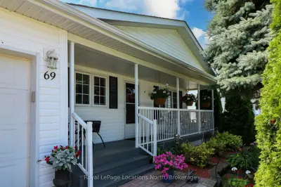 Detached in Wasaga Beach