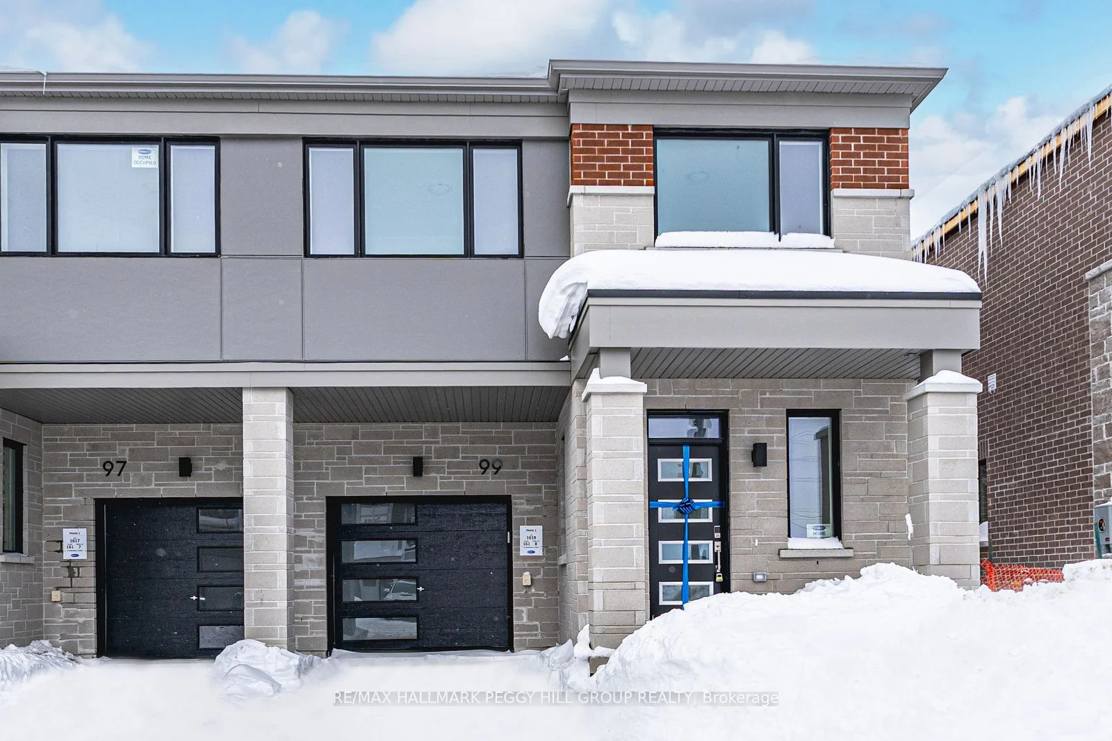 Att/Row/Townhouse in Barrie