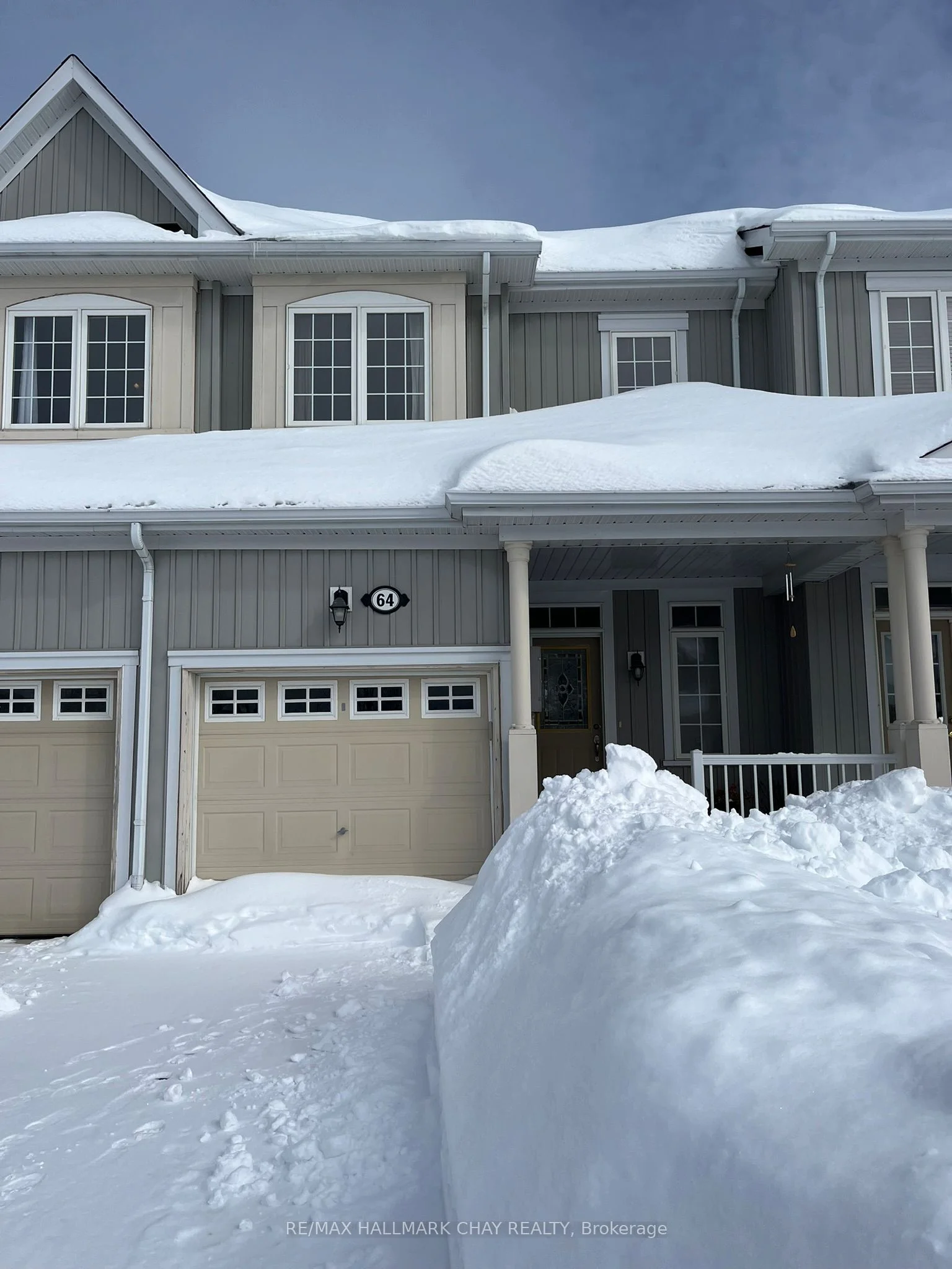 Att/Row/Townhouse in Barrie