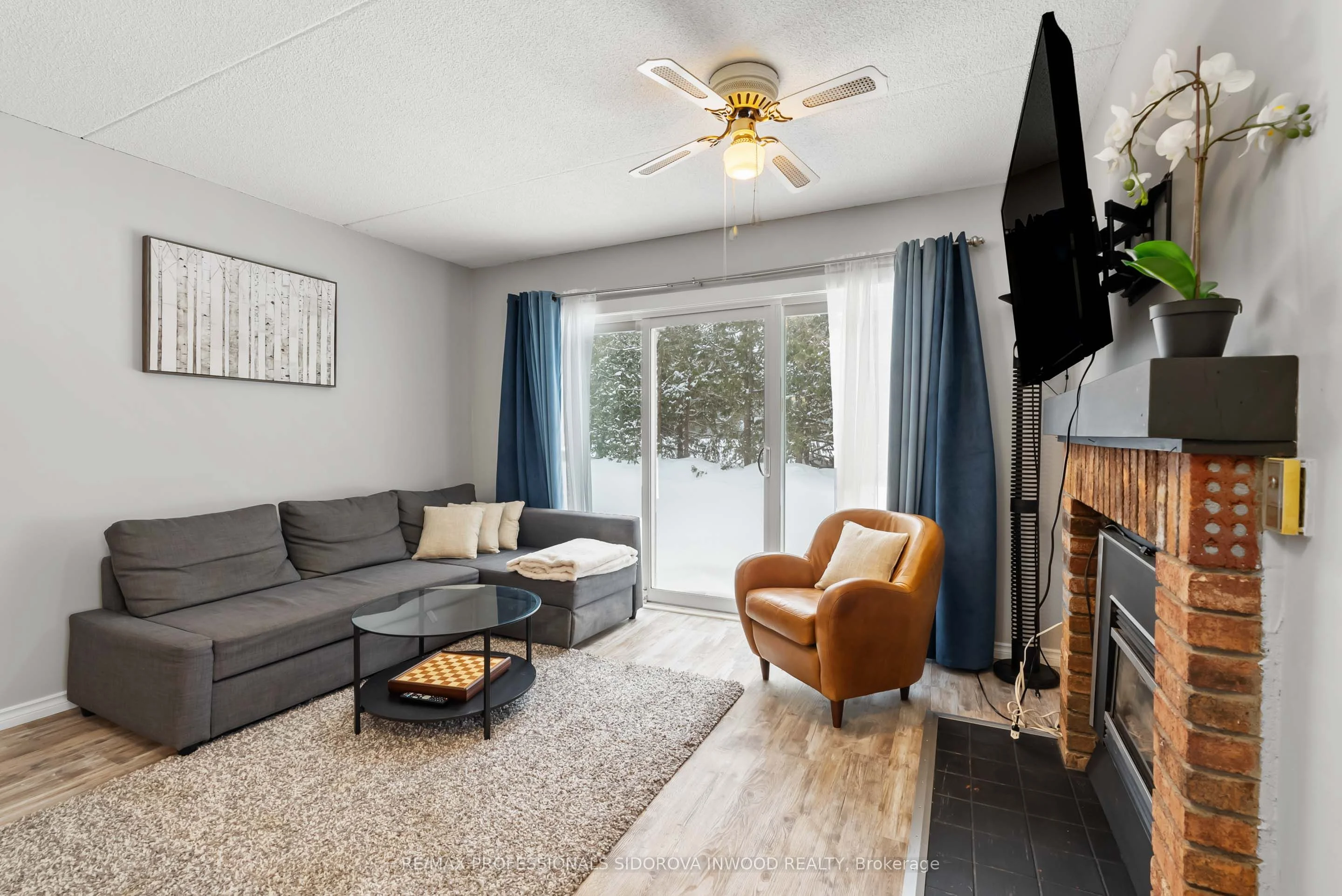 21 Dawson Drive 74, Collingwood, On L9y 5b4