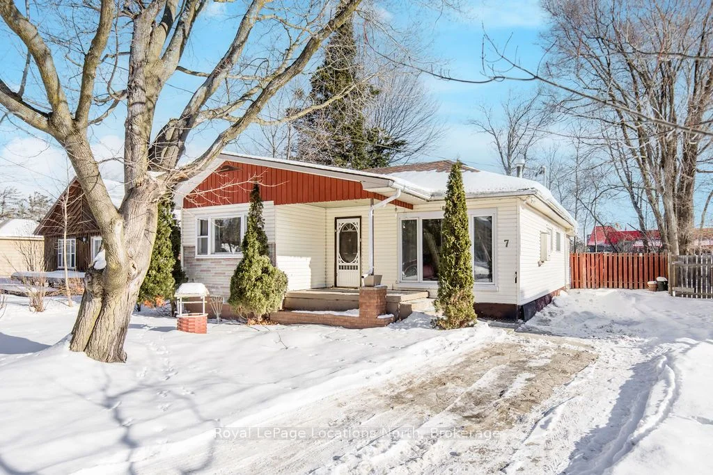 Detached in Wasaga Beach