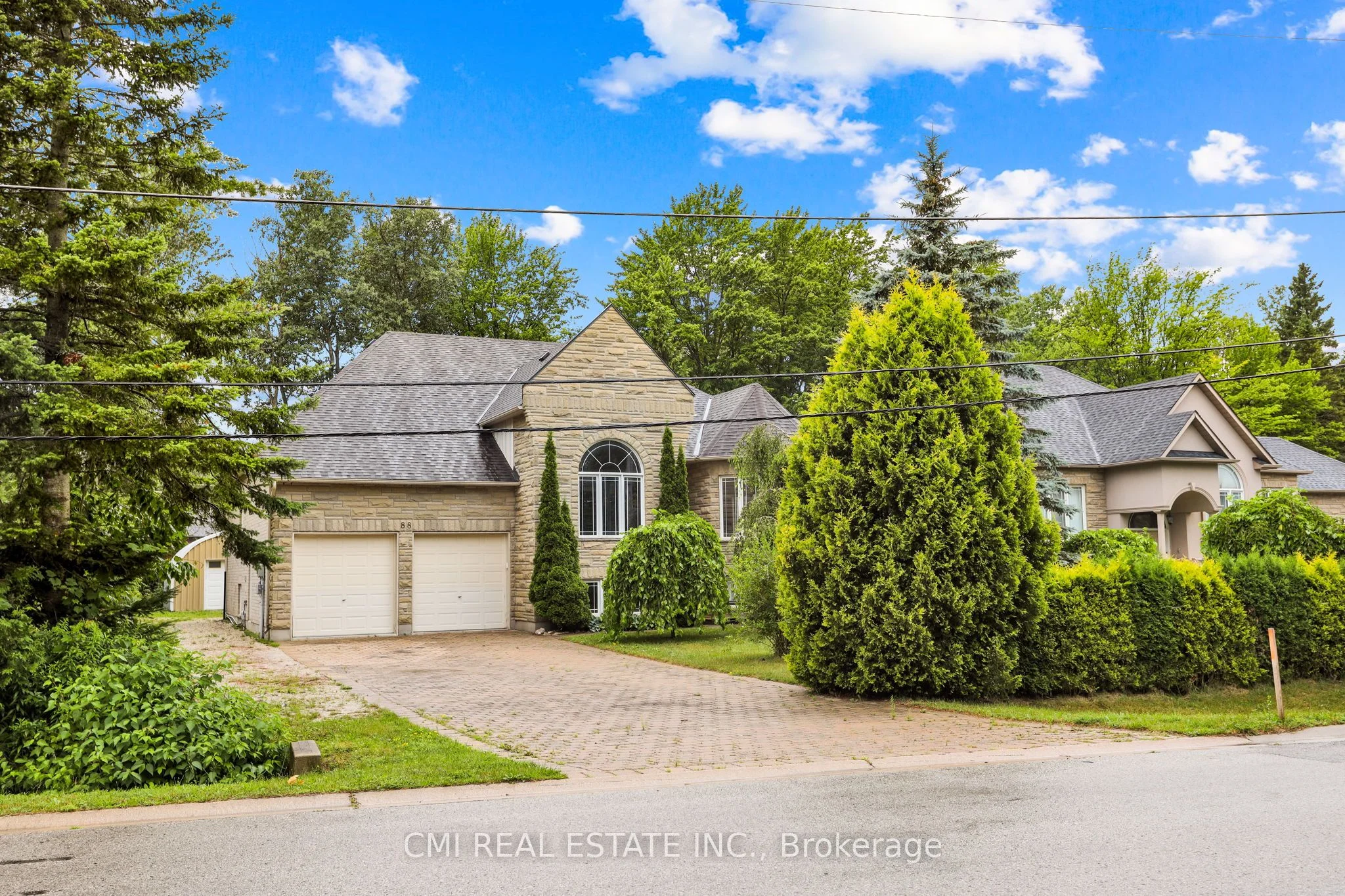 Detached in Wasaga Beach