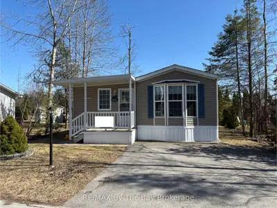 60 Topaz Street, Wasaga Beach, On L9z 1x7