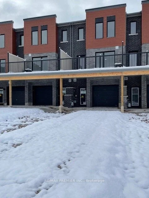 Att/Row/Townhouse in Barrie